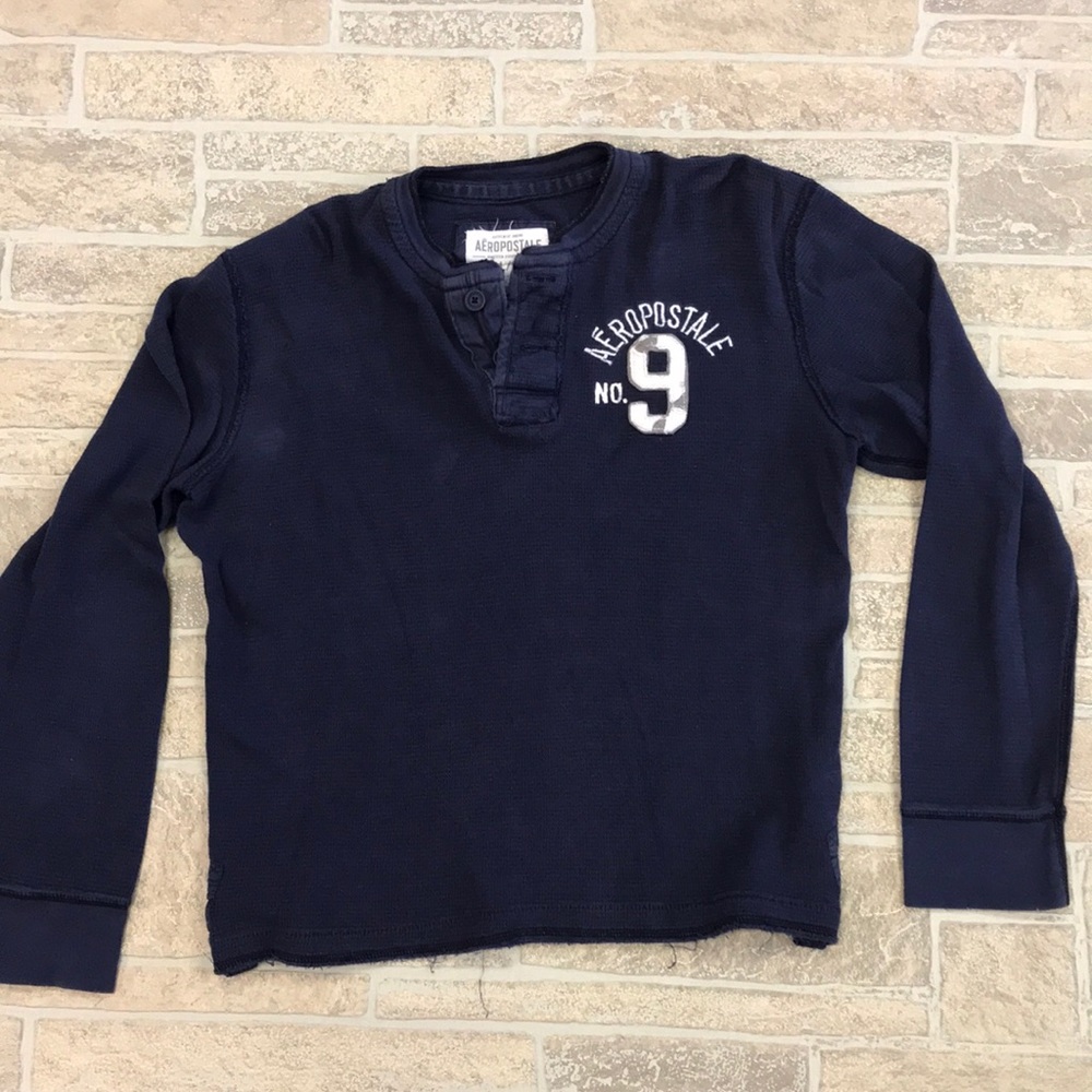 Men’s Aeropostale thermal top with buttons